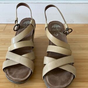 Dansko frida wedges size 42